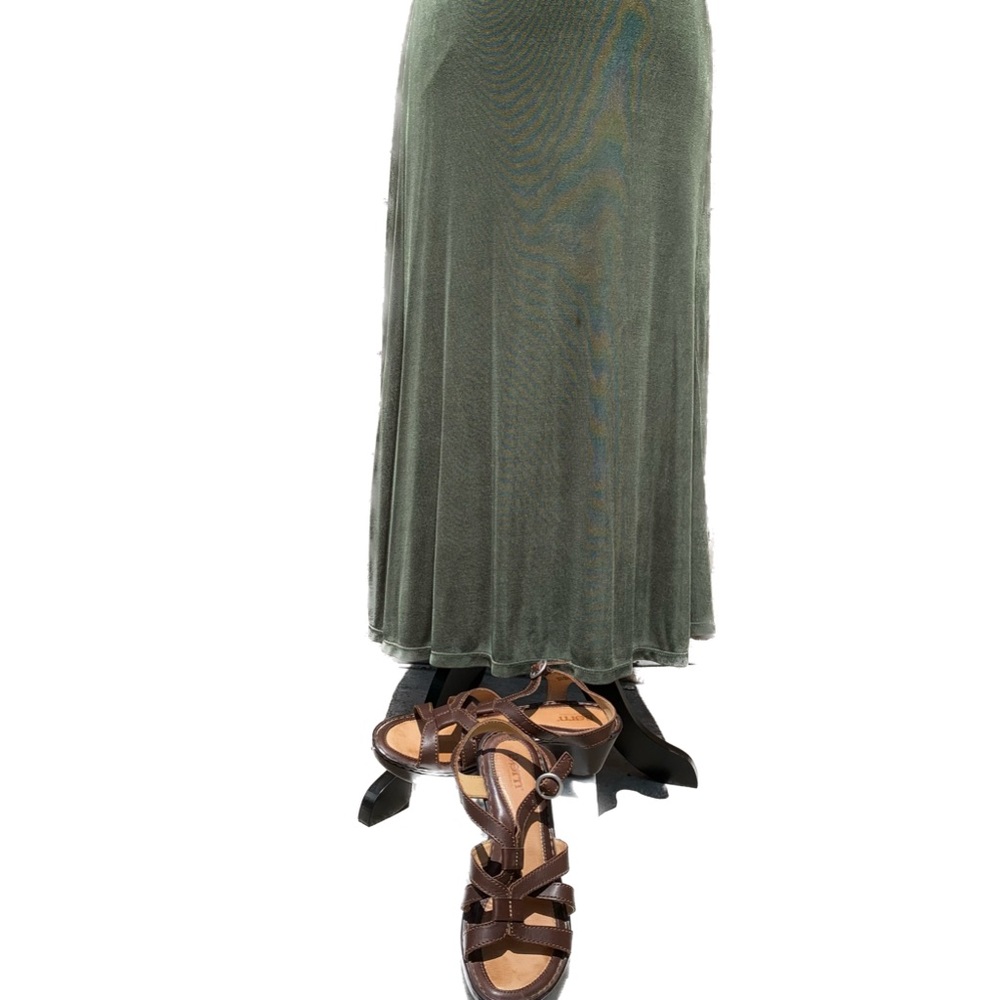 Flowing gorgeous skirt in chalky green that sparkles in the sun.